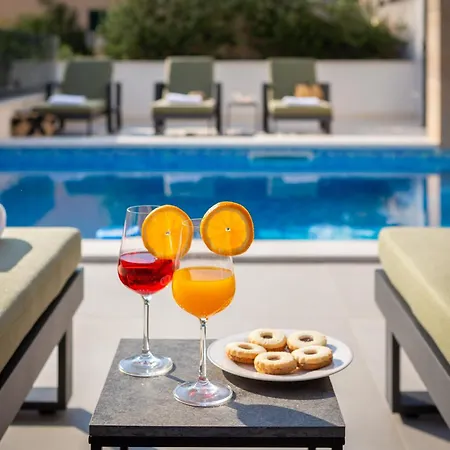 Villa Luxury Karla With Pool