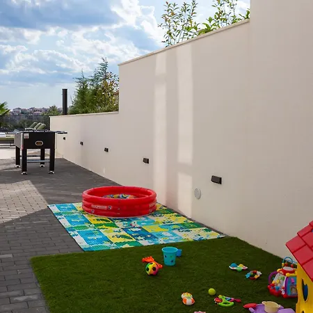 Villa Luxury Karla With Pool Trogir