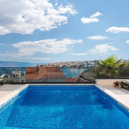 Villa Luxury Karla With Pool Trogir