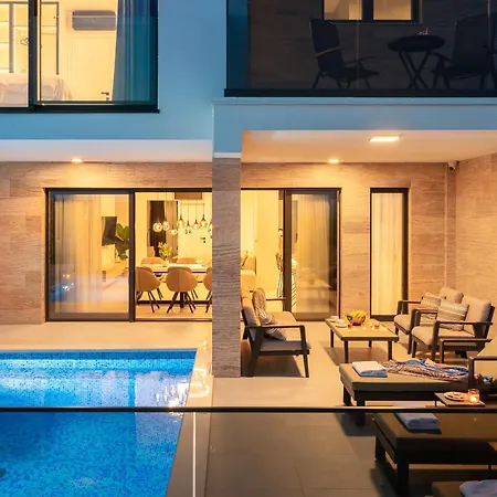 Villa Luxury Karla With Pool