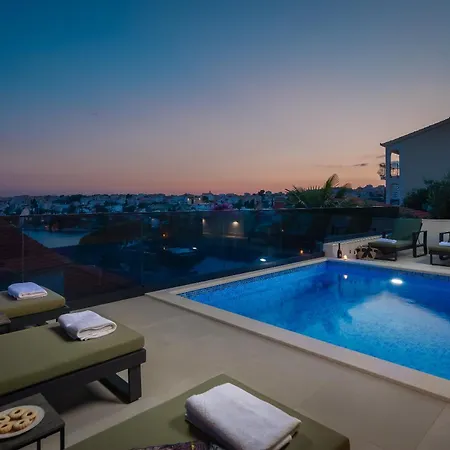 Villa Luxury Karla With Pool